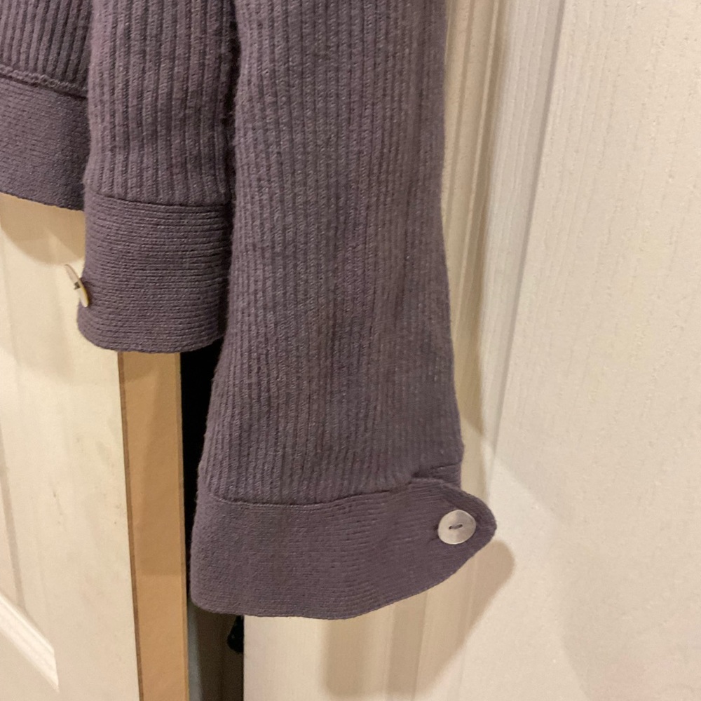 Sweater - Picture 4 of 4